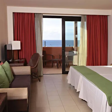 San Blas Hotel *